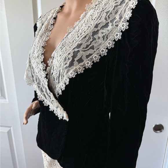 Vintage 90s | Cachet | black with ivory lace collar coquette velvet blazer S 🖤 - Picture 11 of 12